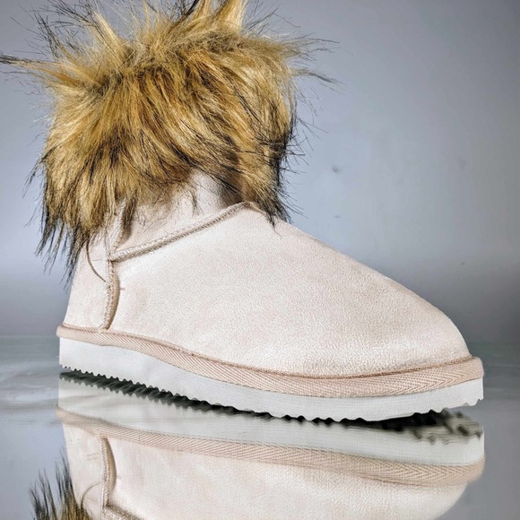 NWT ARRAY TELLURIDE FAUX FUR SLIP ON ANKLE BOOTS - 9 - Picture 4 of 6